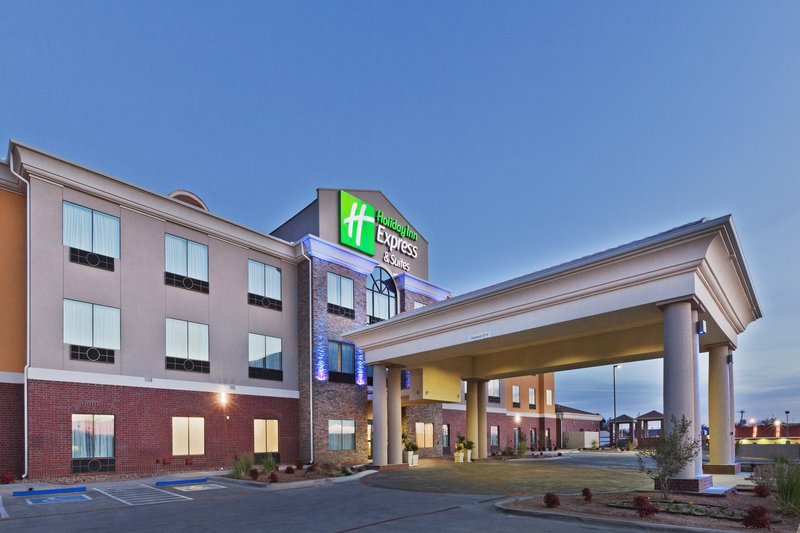 Holiday Inn Express Suites Brownfield 4/54