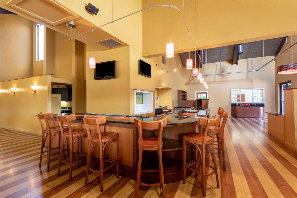 88 Palms Hotel and Event Center 33/59