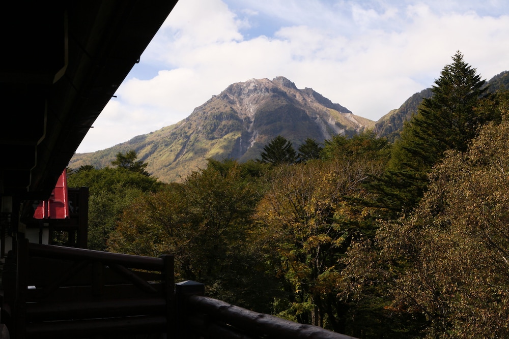 KAMIKOCHI IMPERIAL HOTEL 64/69