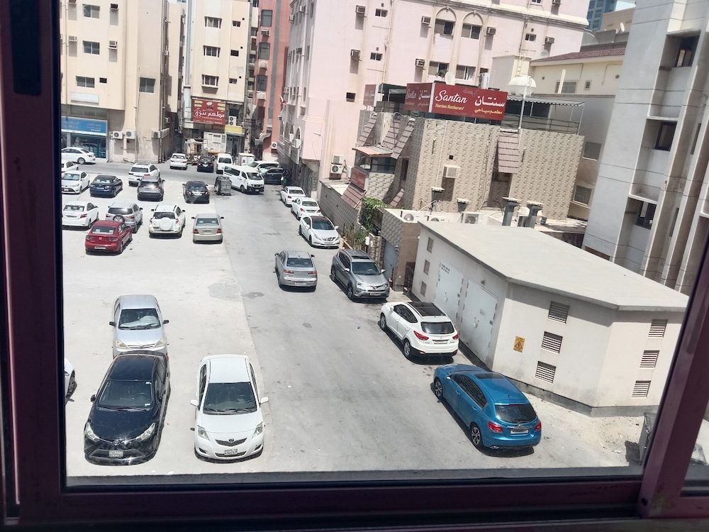 Al Commodore Hotel 32/40