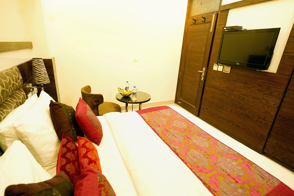 Hotel Singh Empire Dx 33/50