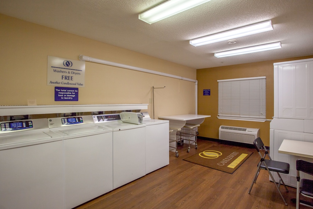 CANDLEWOOD SUITES RALEIGH CRABTREE 41/57