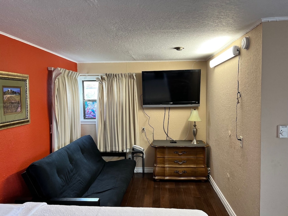 Great House Motel 33/50