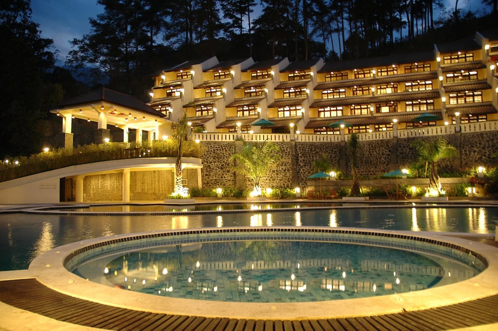 Pines Garden Resort 7/46