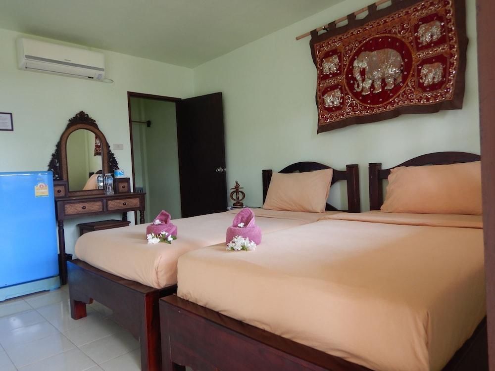 Cliff Cottage Resort 34/75