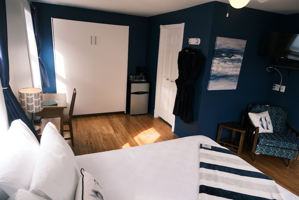 Superior, Murphy Bed, Queen Bed, River View, Private Bathroom، Maison Des Rives 5/7