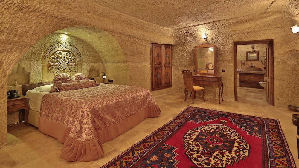 Phocas Cave Suites 39/71