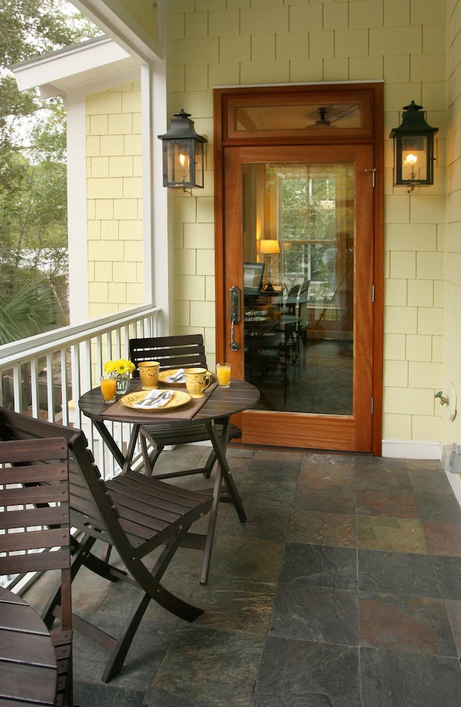 Water S Edge Inn 17/23