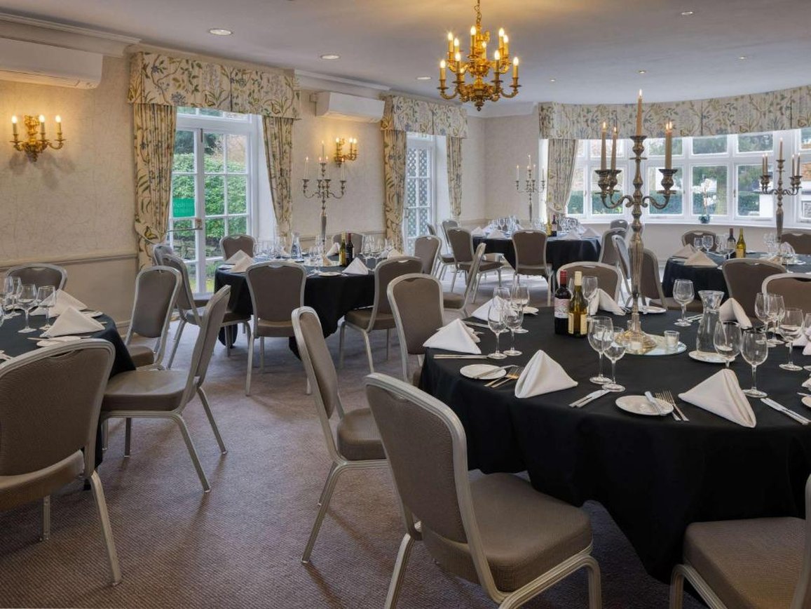 Sunday Box Hill Burford Bridge Hotel 41/57