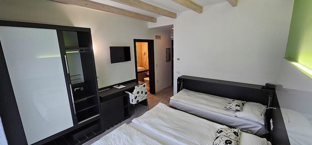 Ecohotel Primavera 16/72