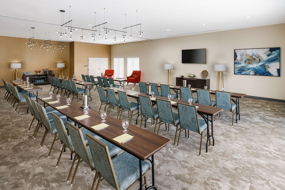 Hilton Garden Inn Apopka City Center Fl 48/52