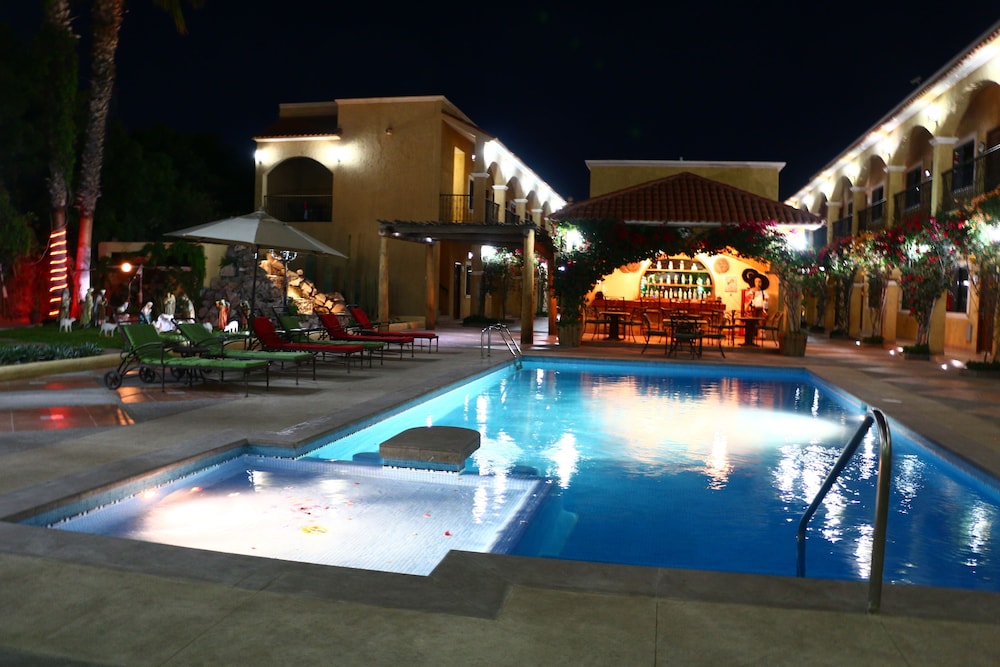 Hacienda Suites Loreto 1/53