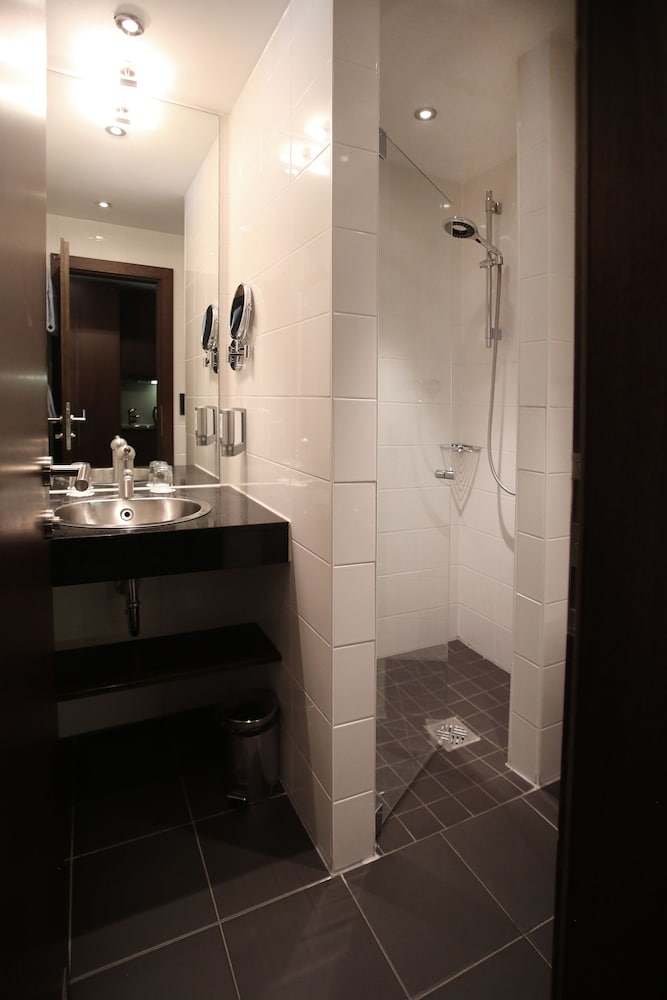 Schiller5 Hotel 37/44