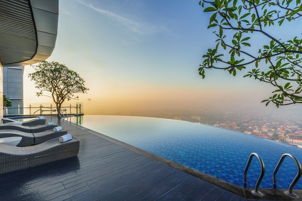Hotel Ciputra World Surabaya managed by Swiss-Belhotel International 72/76