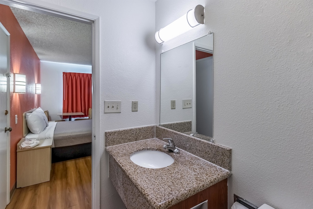 Motel6 Beaverton, OR 16/39