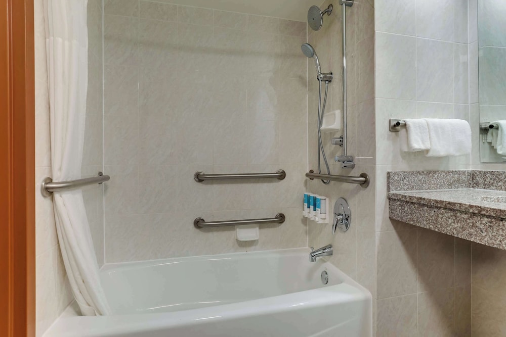 Drury Inn and Suites Birmingham Lakeshore Drive 46/50