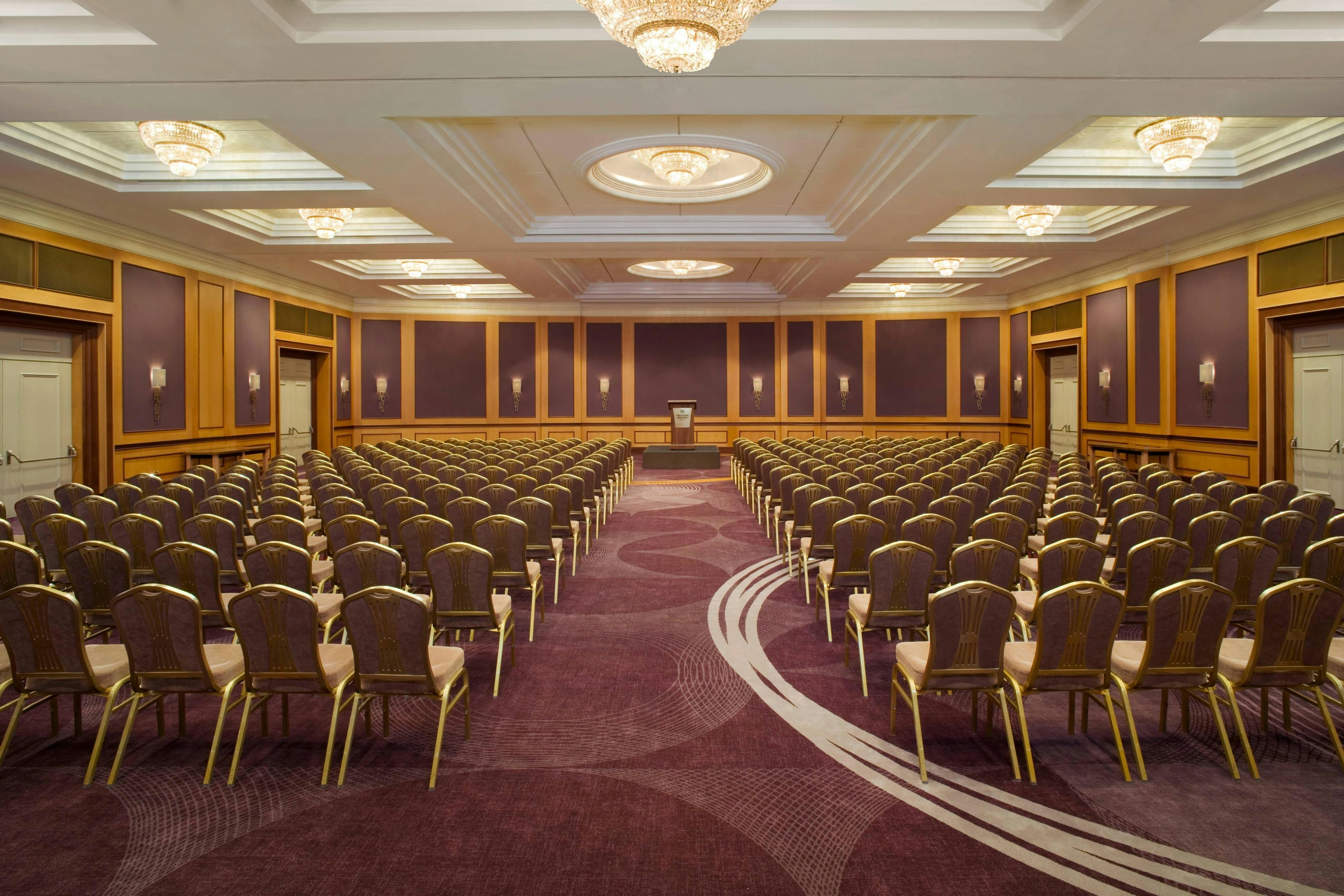 Sheraton Grand Warsaw 63/67