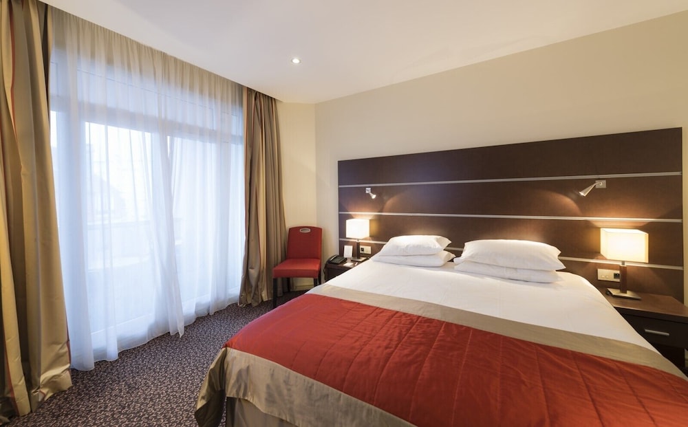 Hotel Bristol 4/50