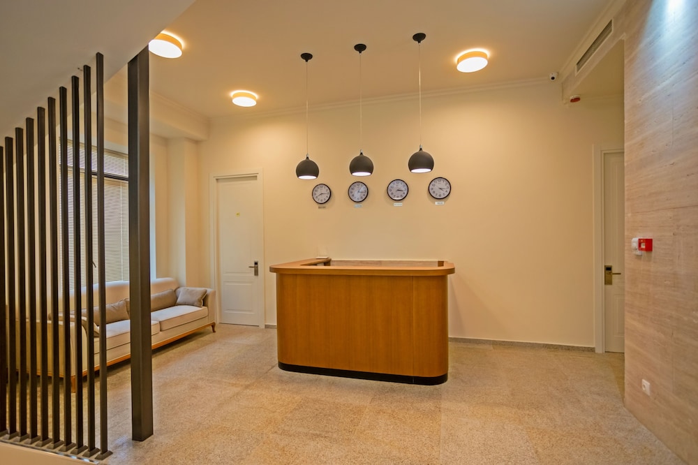 Hotel Genio 6/25