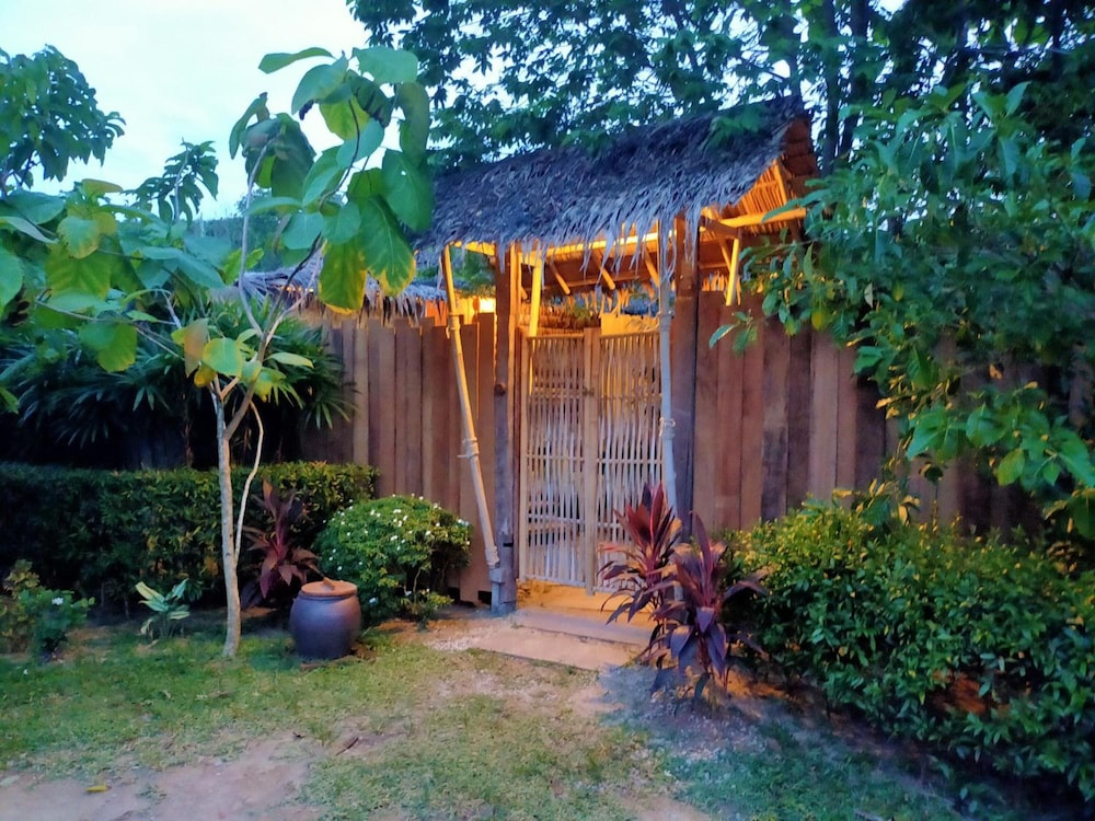 Thap Pala Cottage 1/50