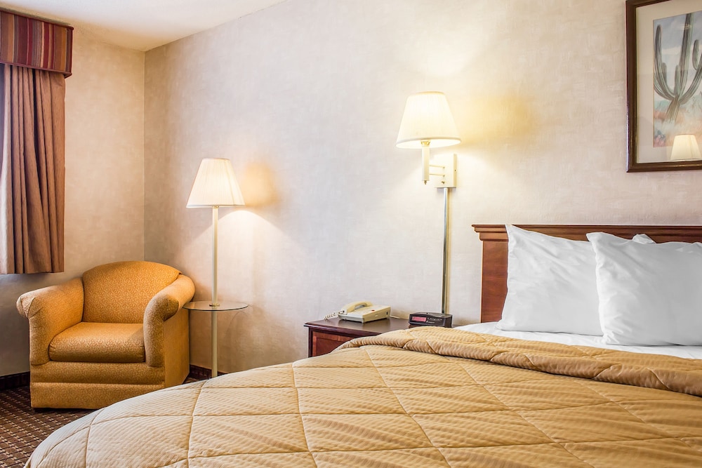 Quality Inn & Suites Yuma 18/50