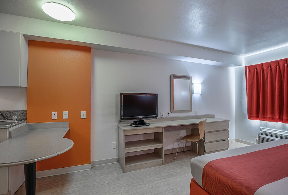 Motel6 Pasadena, TX 34/45