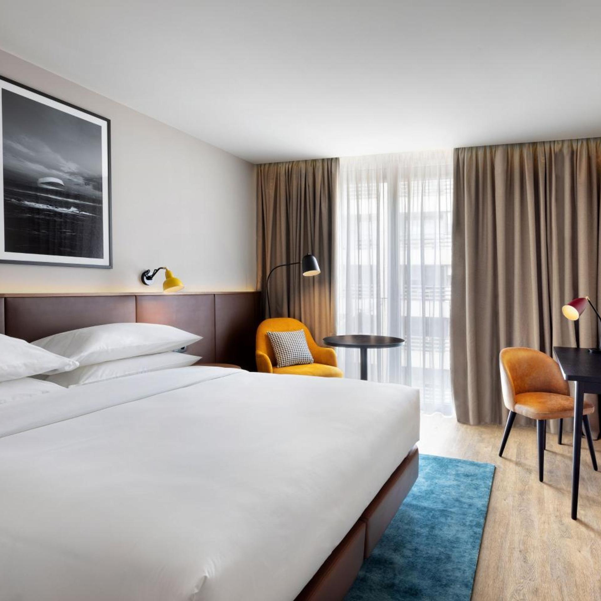 Deluxe, King Bed