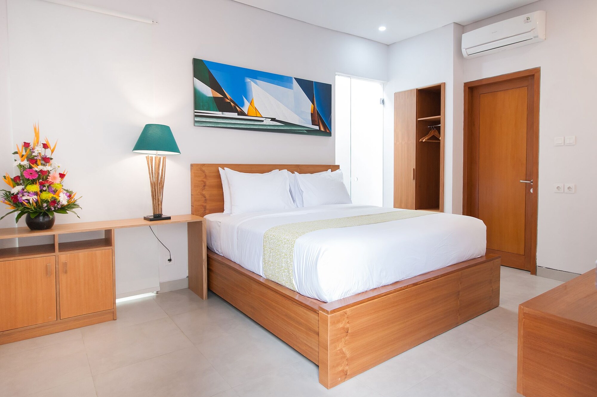 فيلا بسريرين مزدوجين بـ5 غرف نوم، Apple Villa & Suite Seminyak 3/9