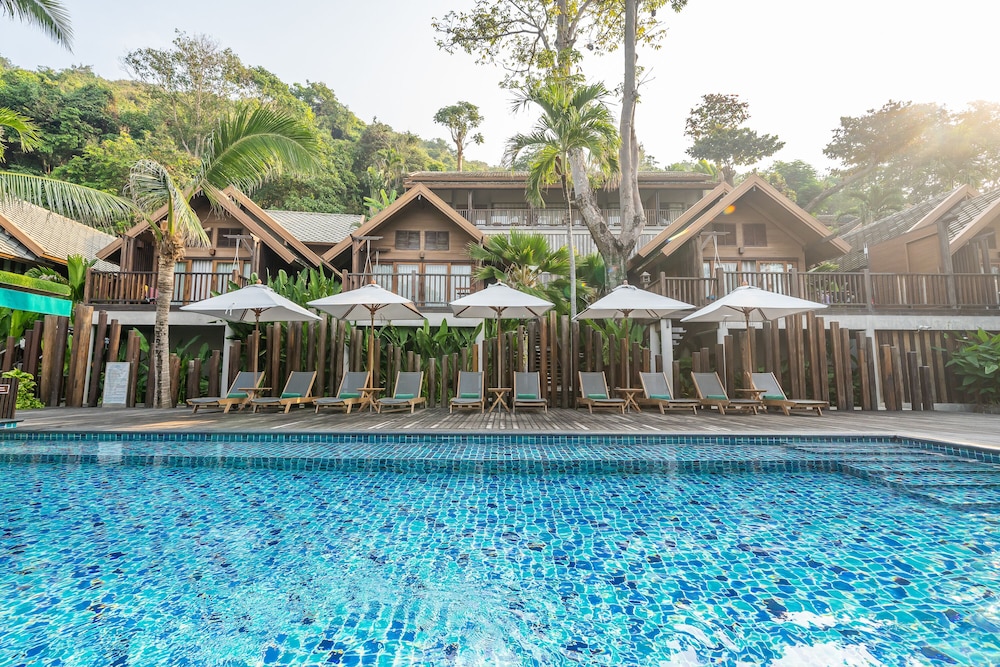 Ao Prao Resort in RAYONG