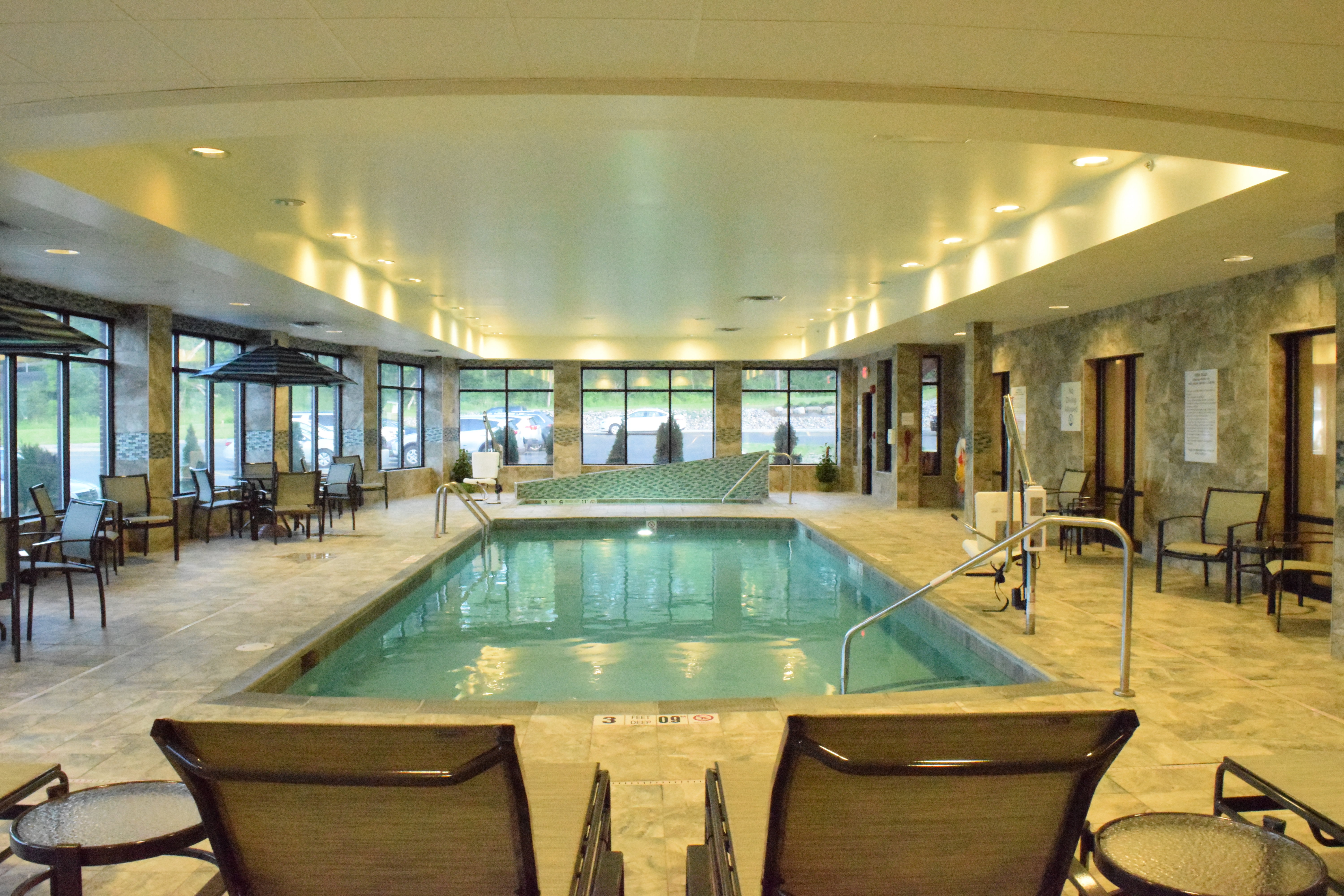 Holiday Inn Express Suites Geneva Finger Lakes 55/56