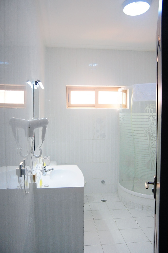 Tomreik Hotel 55/55