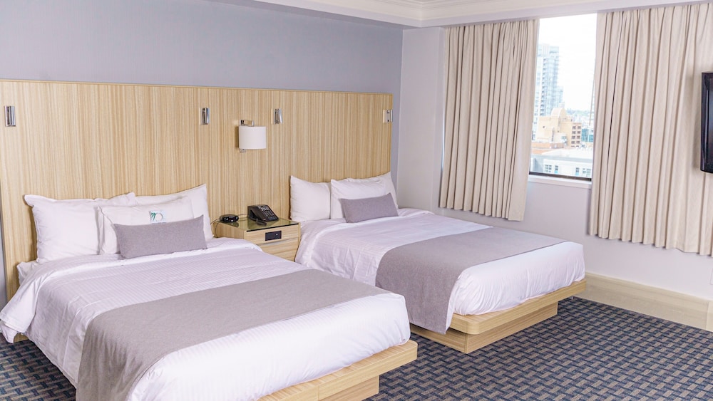 STUDIO, SUITE, 2 DOUBLE BEDS