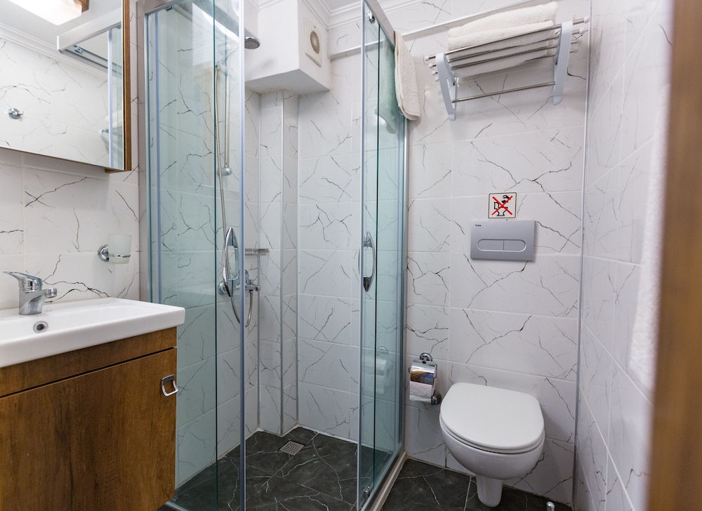 Old Town Boutique Hotel 48/50
