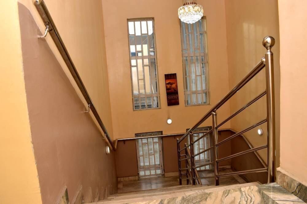 Buggatti Hotel And Suites 9/18