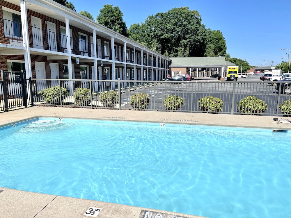 Hamilton Inn Jonesville I-77 1/24