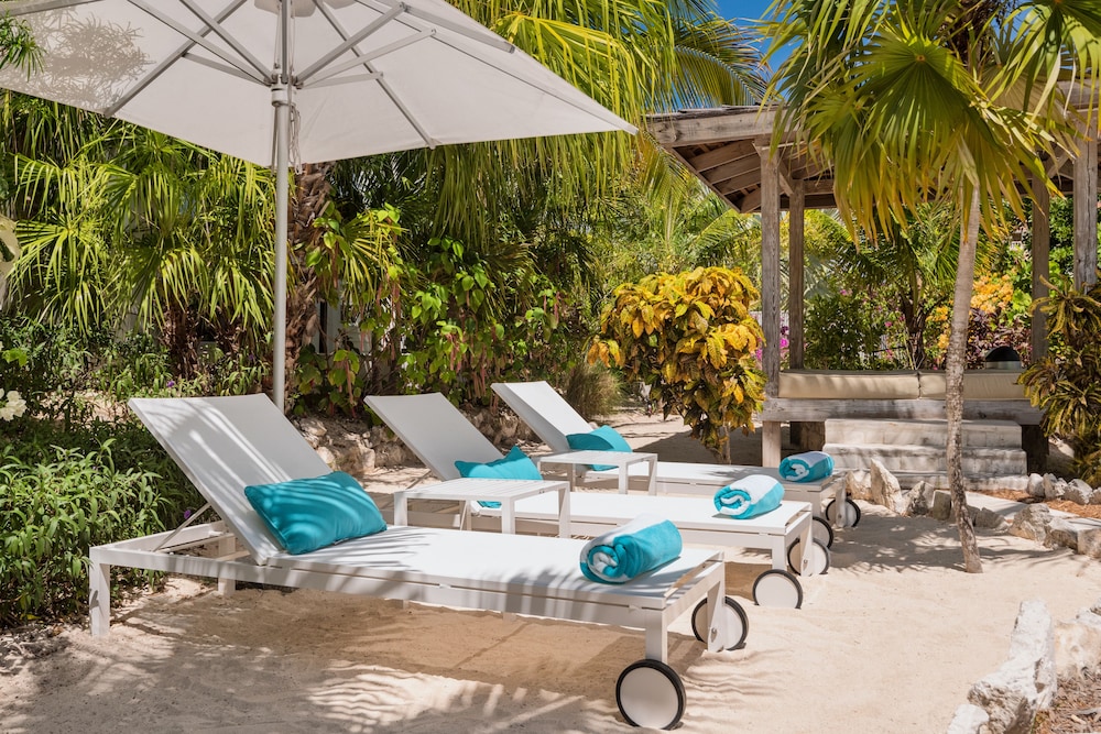 The Oasis At Grace Bay 18/50