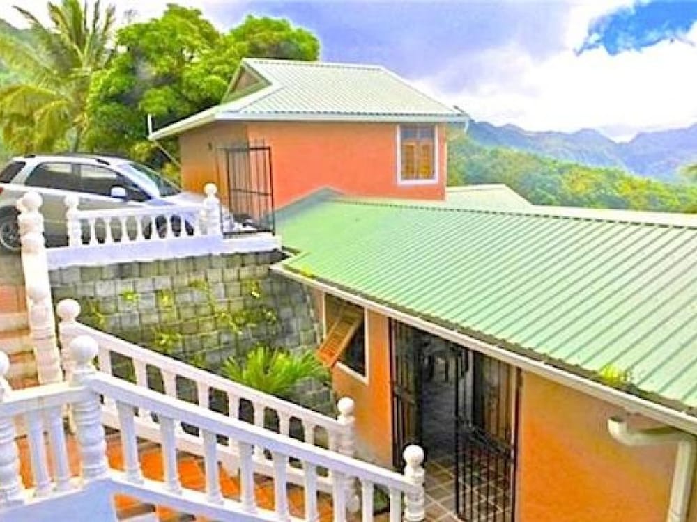 Piton Deck Villa 1/9