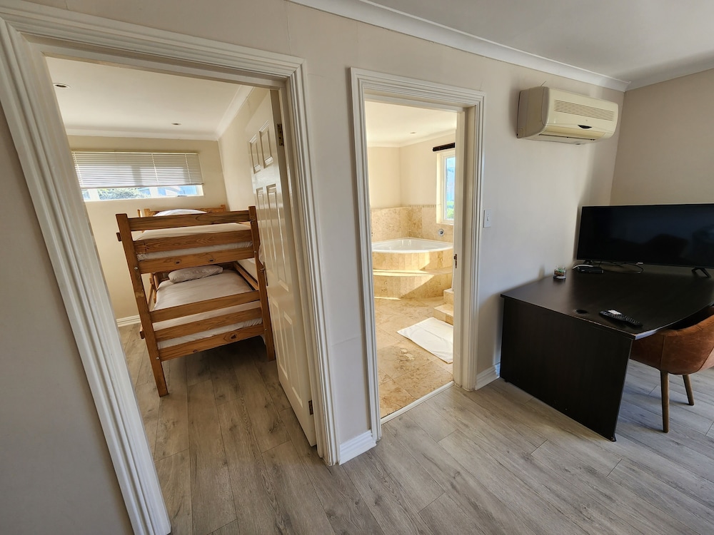 Hout Bay Breeze 26/50