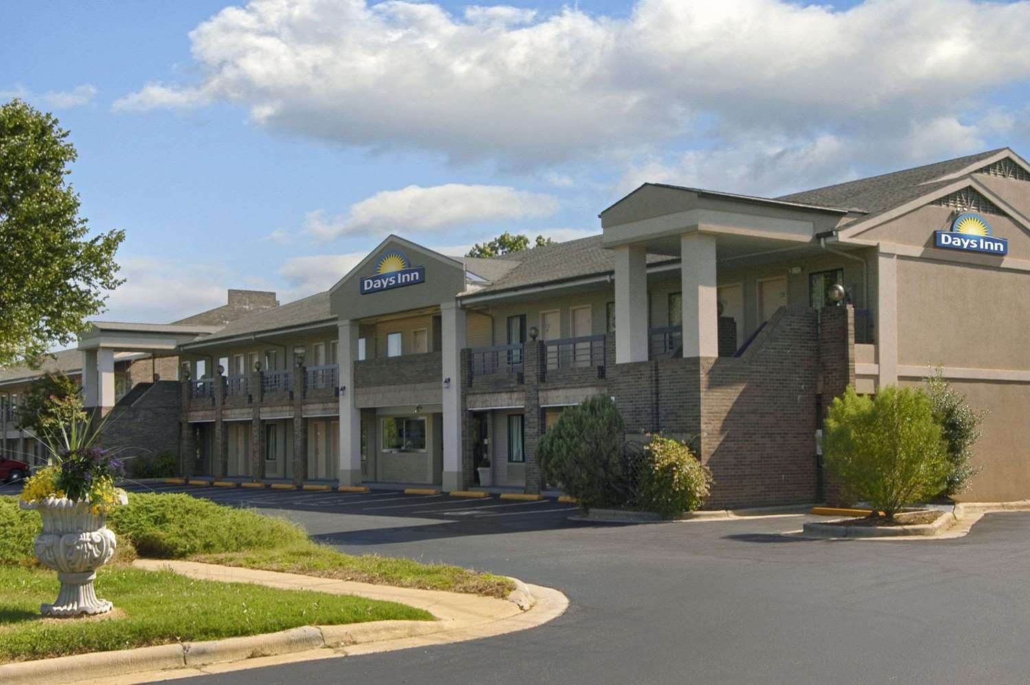 Days Inn by Wyndham Raleigh Glenwood Crabtree 5/52