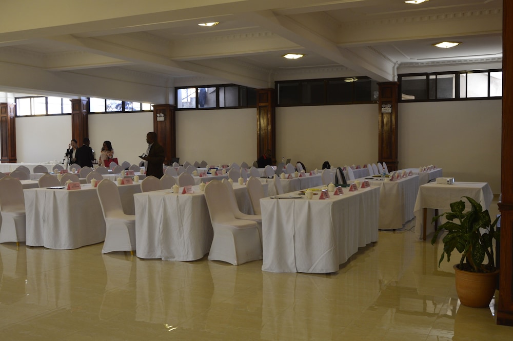 Asia and Africa Hotel 27/32