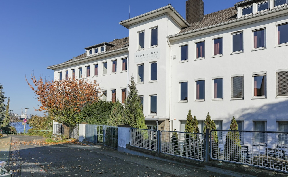 Hotel Am Rhein Wesseling 1/64