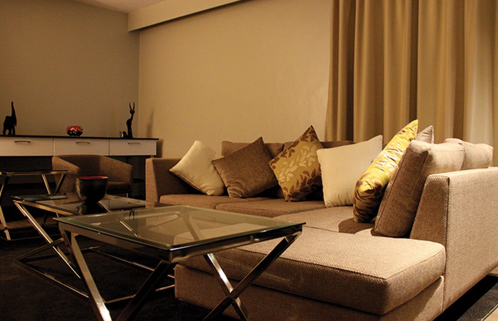 Eka Hotel 48/69