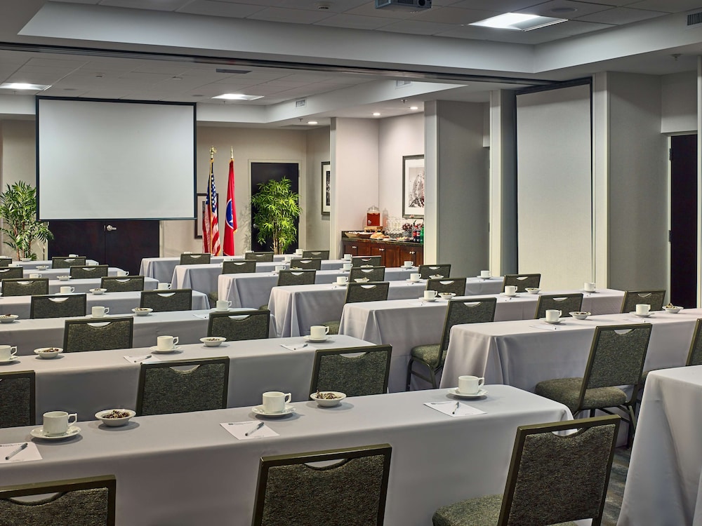 Hilton Garden Inn Gatlinburg 64/70