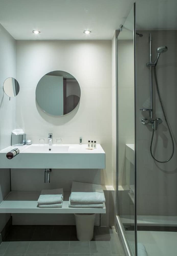 Atrium Suresnes Hotel 52/61
