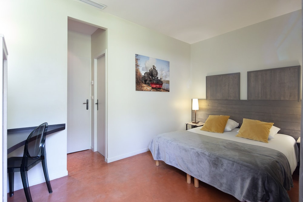 HOTEL DE L'ESTELOU 10/40