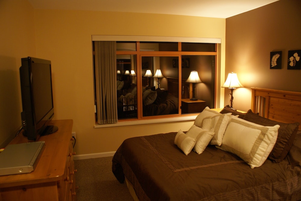 Whistler Superior Properties 4/31