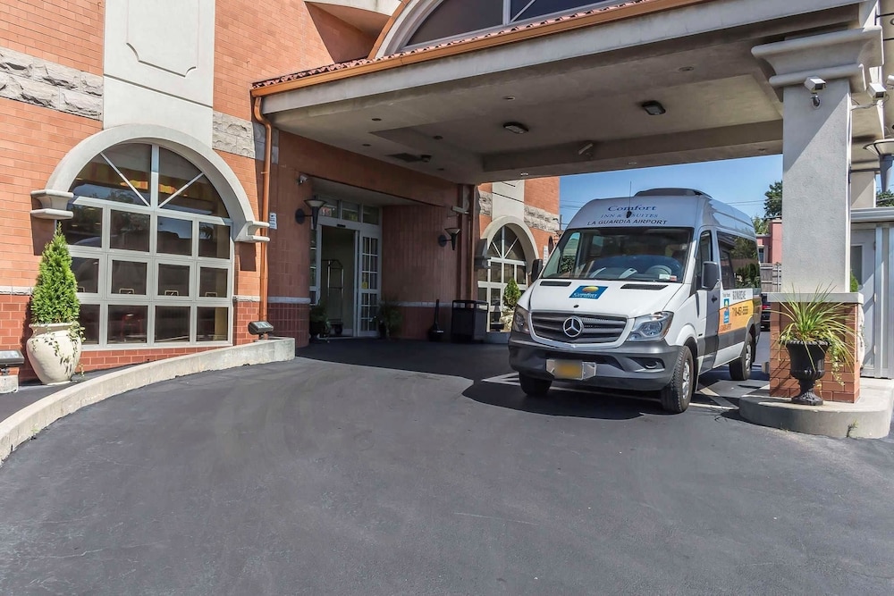 Comfort Inn & Suites LaGuardia Airport 61/64