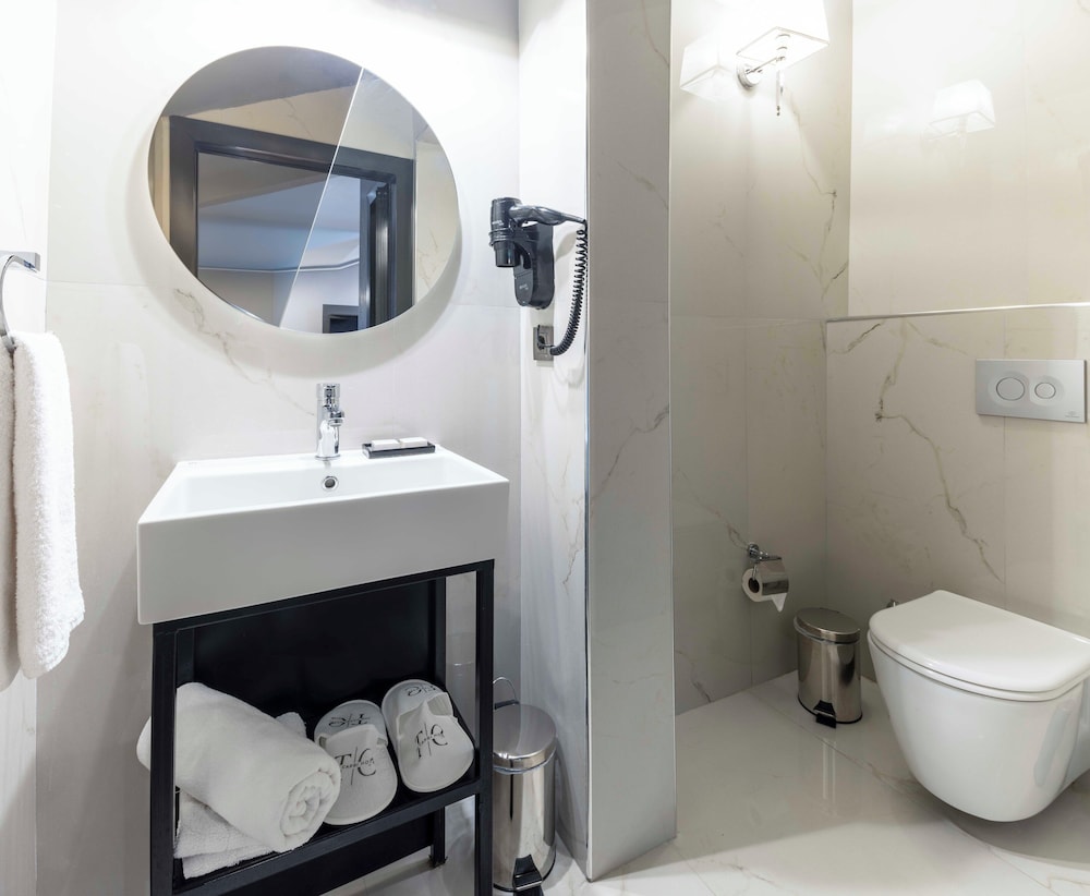 The Capri Hotel Osmanbey 56/60