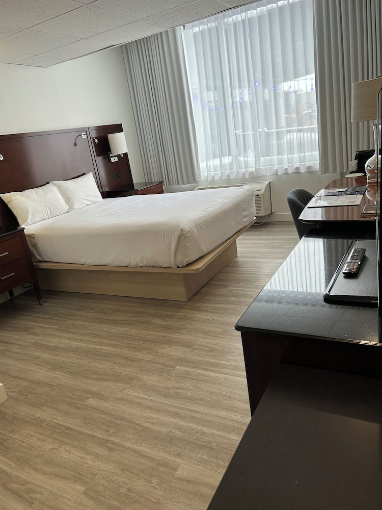 Room, Double Bed