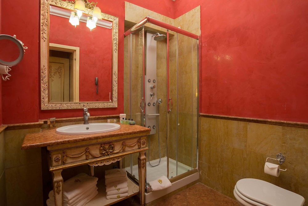 Room Select Via Veneto 45/50